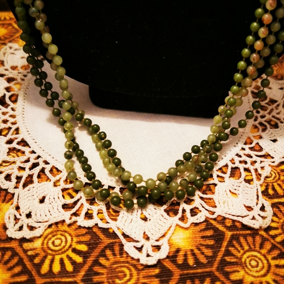 Vintage Faux Jade Bead Multi Strand Necklace - Picture 6 of 13